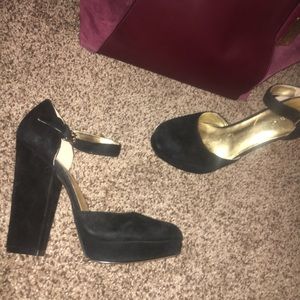 Nine West black pump